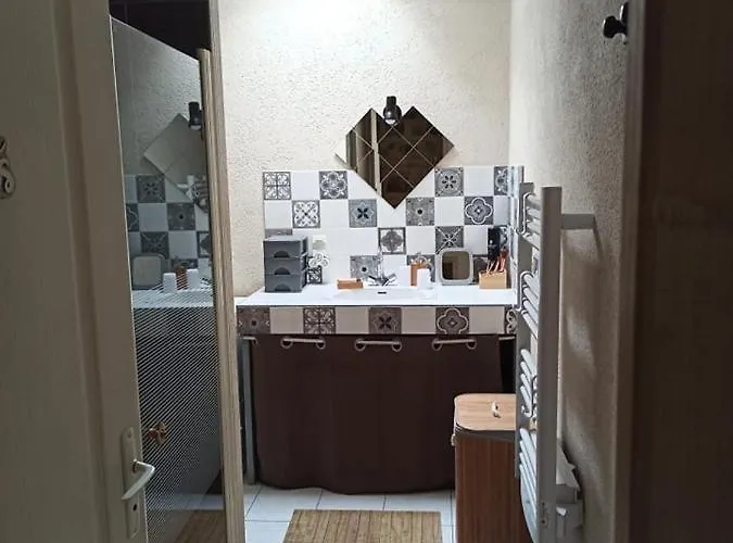 Lägenhet De La Breneliere